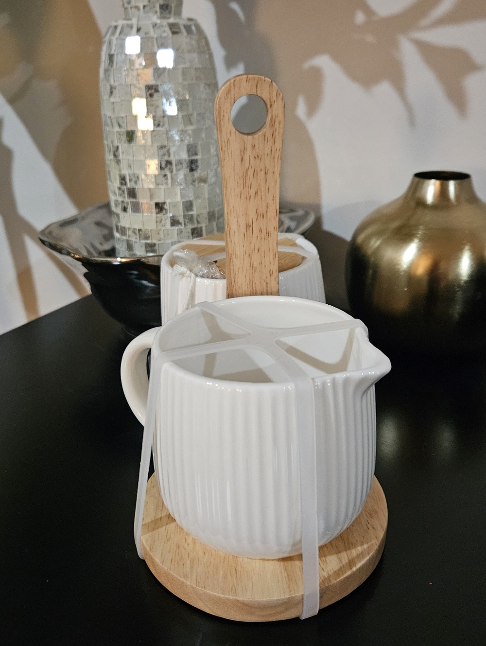Chic White Ceramic Sugar and Creamer Set with Bamboo Stand - Picture 4 of 7
